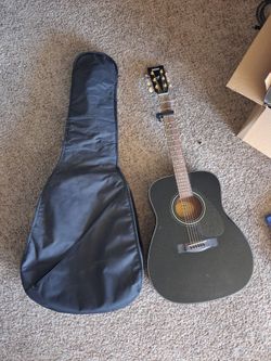 Yamaha F335 Acoustic Guitar, gig bag, and capo