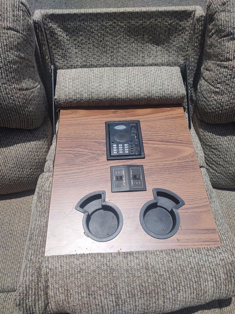 Sectional Great Condition 3 Piece 2 Reclining Seats And Sleeper!