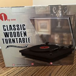 Classic Wooden Turntable