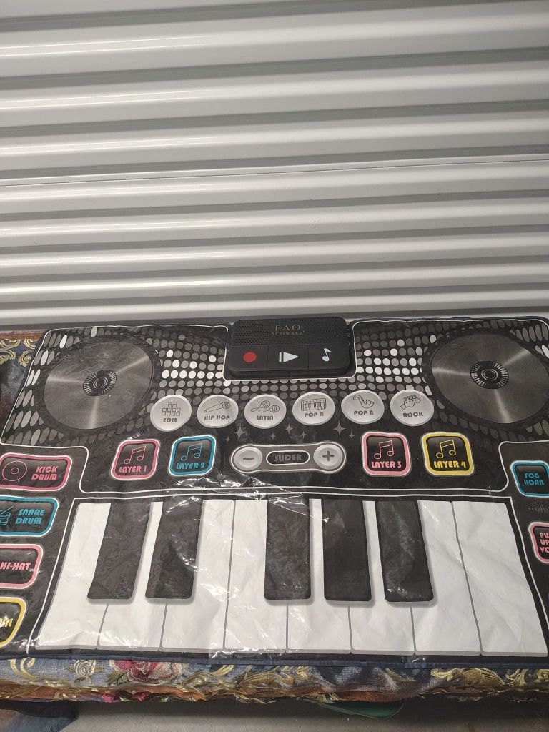 FAO Schwarz DJ Mixer & Keyboard Mat - hours of fun for the whole family!