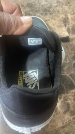 Vans Deluxe Black Low-Top Sneakers. Size 8 1/2