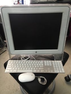 Apple Studio Display Monitor/Apple keyboard/Apple Mouse