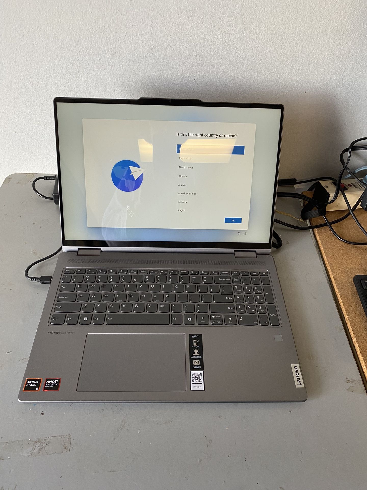2024/11/13  Lenovo Yoga7 2 In 1 16” 16AHP9 2k Touch Amd Ryzen 5-8640hs 8gb 512gb Win 11 Box Charger Warranty