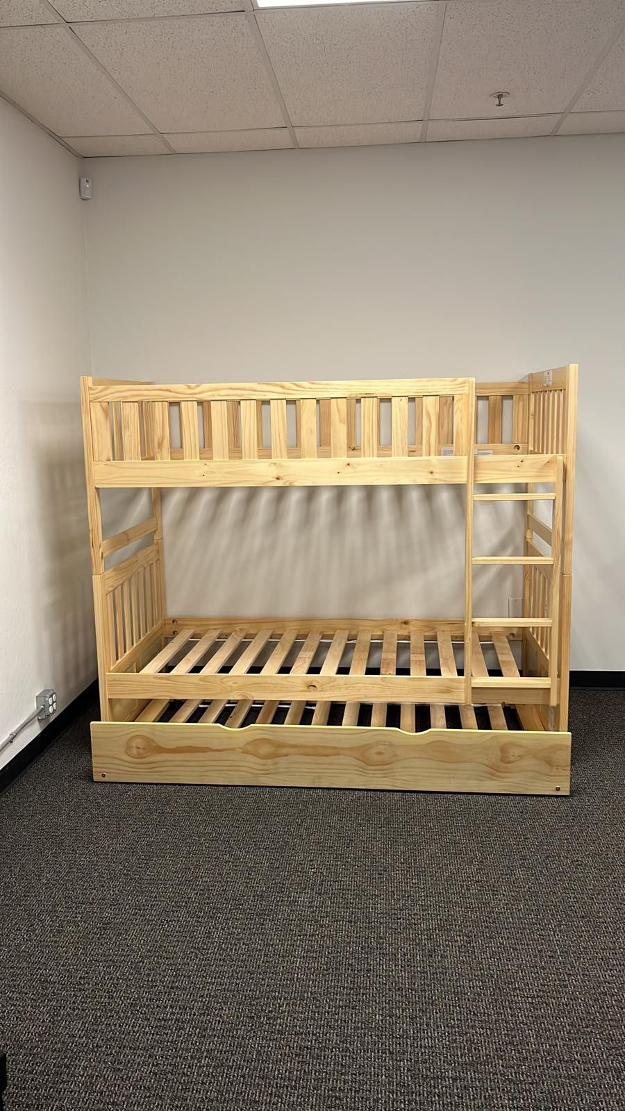 Bartly Natural Pine Twin/Twin Bunk Bed With Twin Trundle
Homelegance