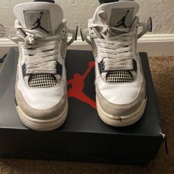 Jordan 4 Military 