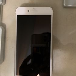 Unlocked iPhone 6S Plus, includes screen protector and case. Very Good Condition !