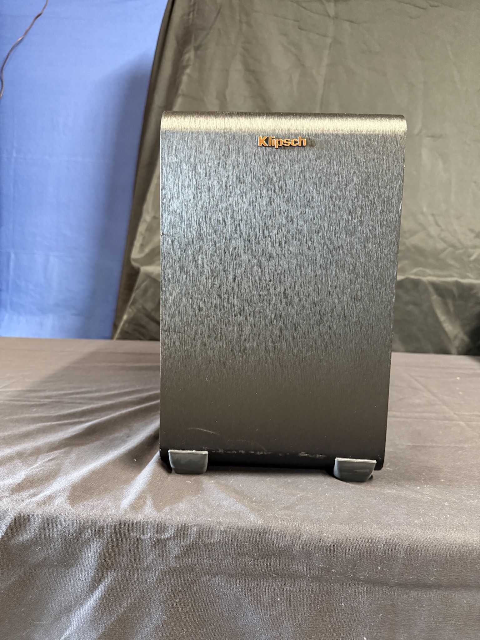 KLIPSCH SOUNDBAR AND SUBWOOFER SET