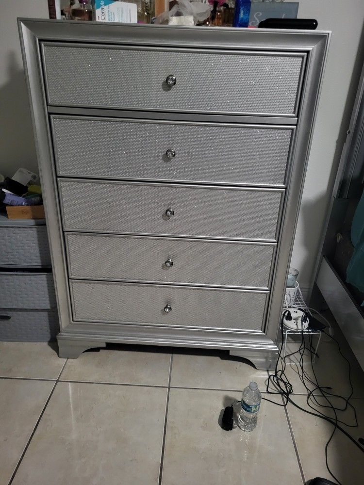 Queen Bedroom Set