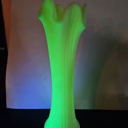 Vintage Fenton Custard Uranium 14in Swung Vase
