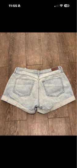 Hollister shorts & Levi’s shirt