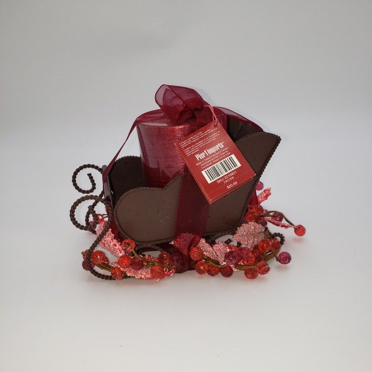 Christmas Gift! Decorative Metal Sleigh with Apple Cinnamon Pillar Candle