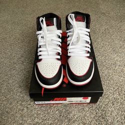 Air Jordan 1 Retro High bloodline