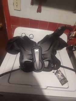 Shoulder pads large