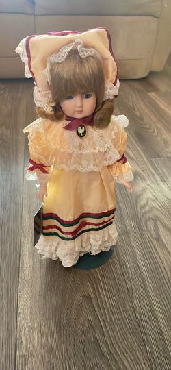 Porcelain Doll Yellow Dress Bonnet Lace Trim Blonde Straight Hair Girl