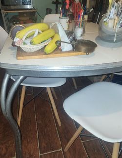 Retro Diner Table & 4 Mid- Century Chairs