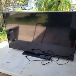 Tv 48", LCD