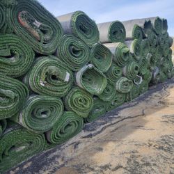 MOSTLY ALL GREEN USED ARTIFICIAL GRASS / SYNTHETIC GRASS