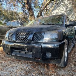 2004 Nissan Armada V8