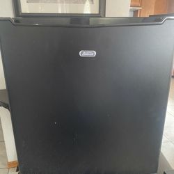 Sunbeam Mini Fridge 1.7 Cu.ft $80 Or Best Offer 