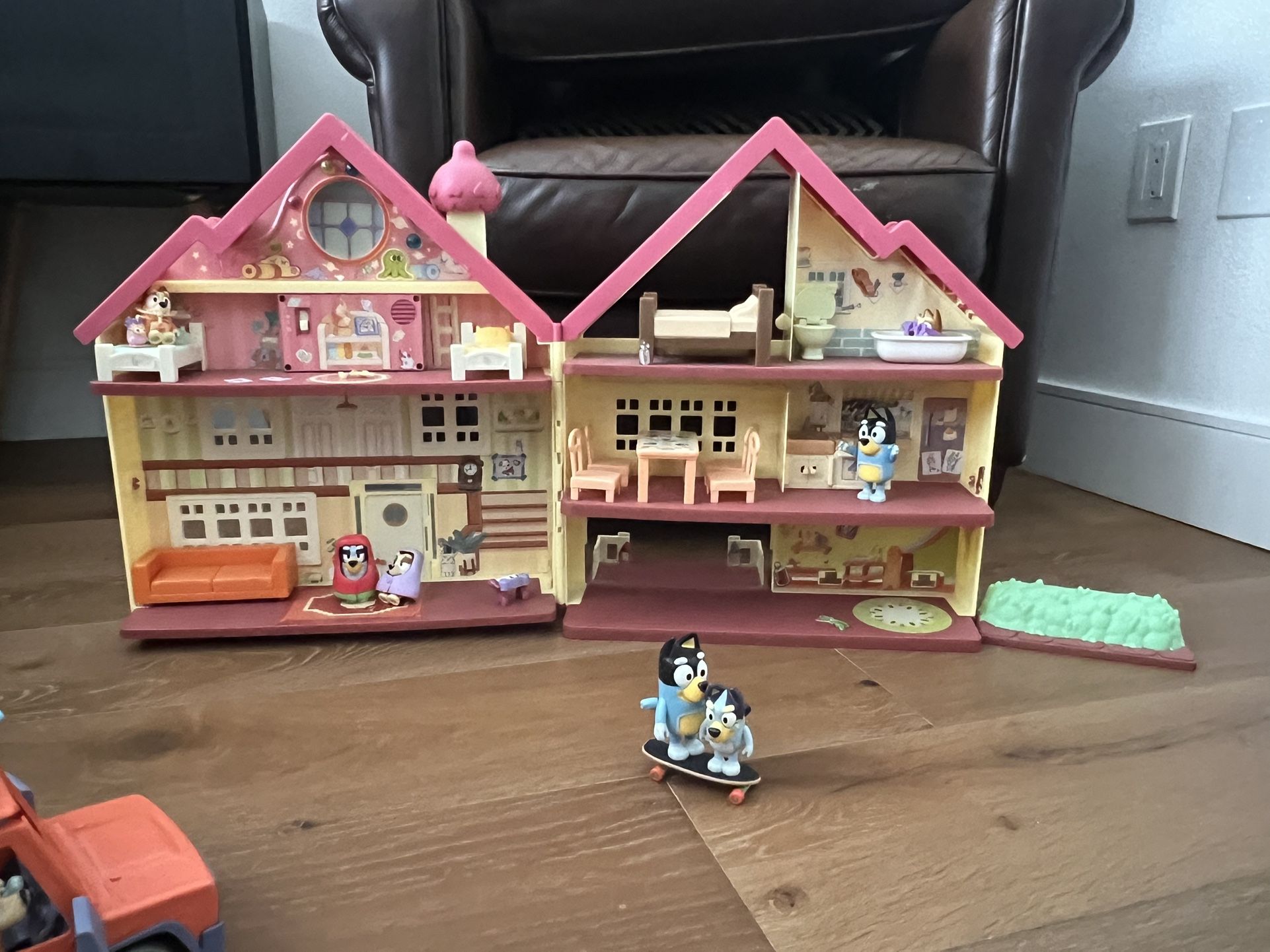 Bluey XL Lights And Sound Playhouse With Camper And School House