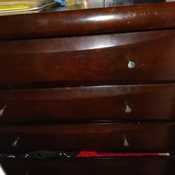 Free Dresser Missing One Knob