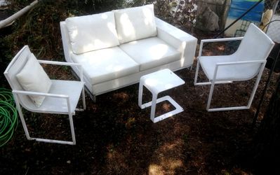 Manutti Outdoor White Leather Furniture