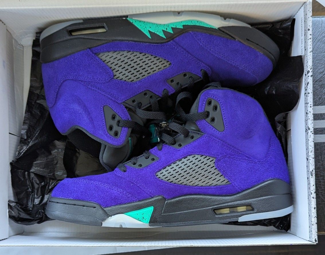 Size 10.5 Mens- Jordan 5 Alternate Grape 2020 - Lightly Used - 136027-500