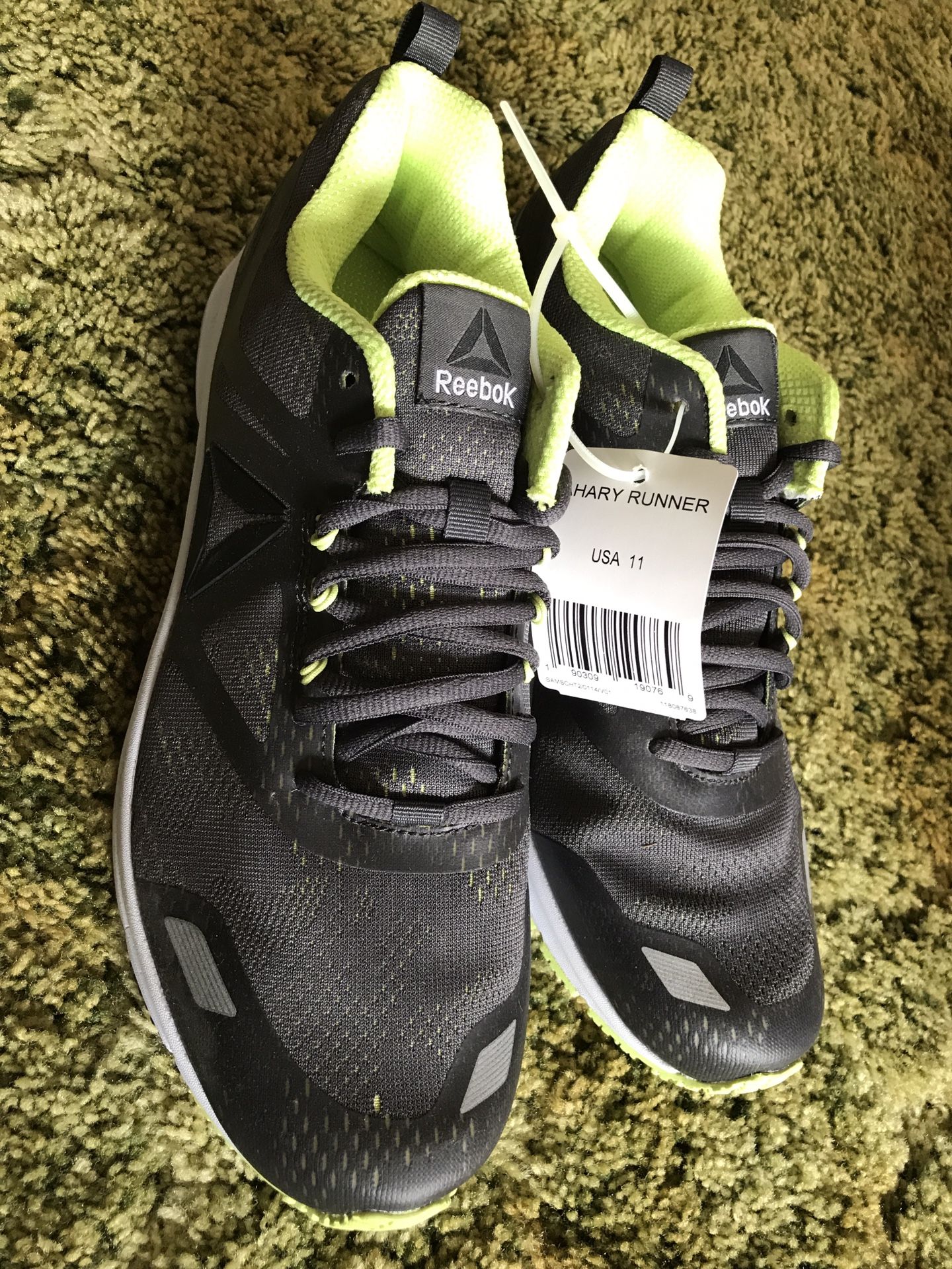 Reebok Ahary Runner Men's Running Shoe, Size 11, Brand New