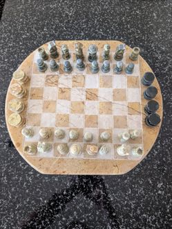 Chess/checkers set