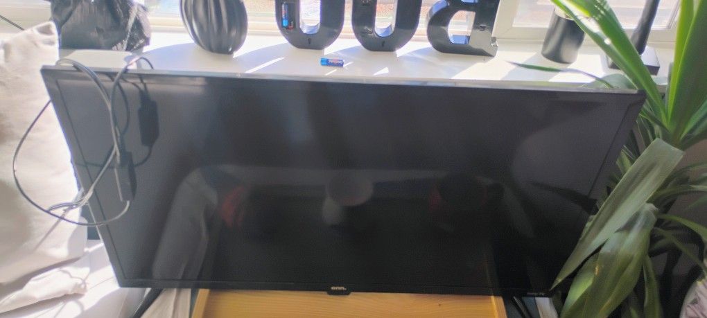 Roku TV! Brand New 32*inch( HDMI 3 Input