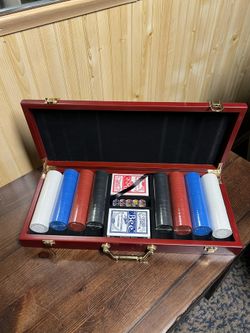 Brand New Poker Set