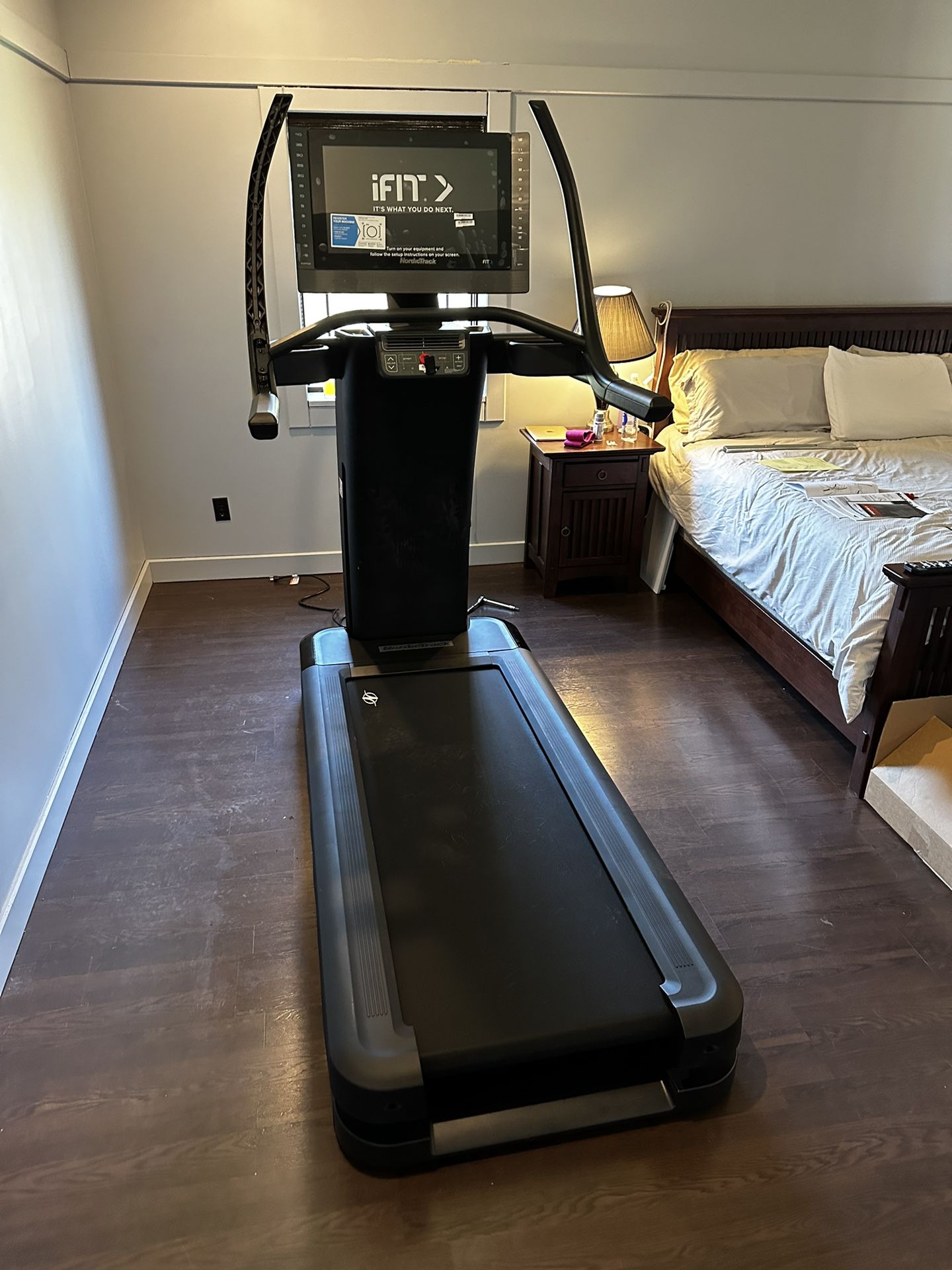 New Treadmill - NordicTrack X22i Read Description