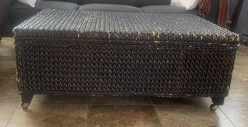 Wicker Storage Ottoman/Trunk