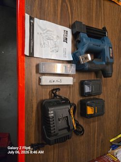 Neu Master Cordless nailer