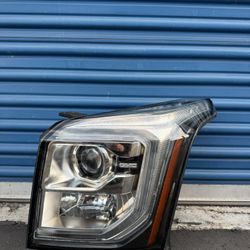 GMC Yukon 2015 2016 2017 ... 2018 2019 2020 Left Side XENON HID Headlight OEM COMPLETE