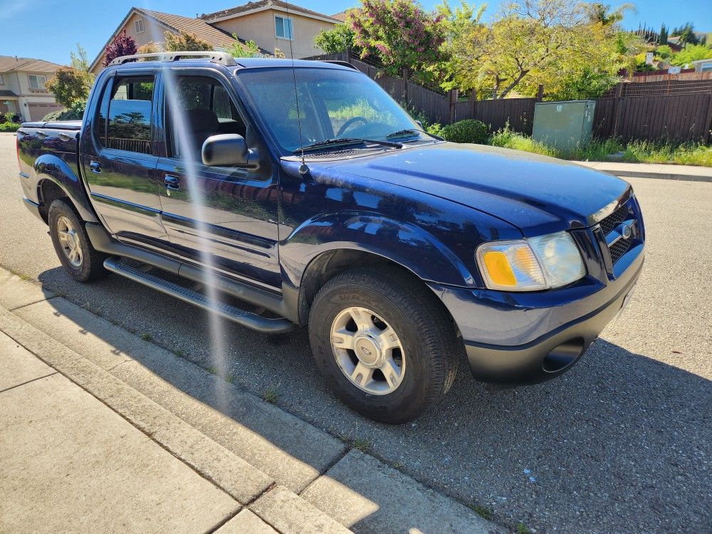 2004 Ford Explorer Sport Trac