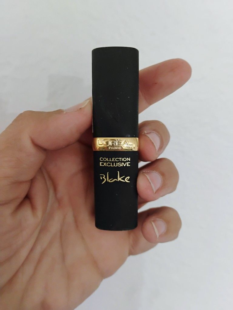 L'Oreal Blake's Red Lipstick 402