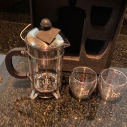 Brand new! French Press w/coffee cups& Frother