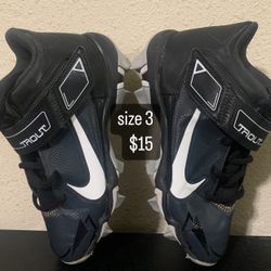 baseball cleats 