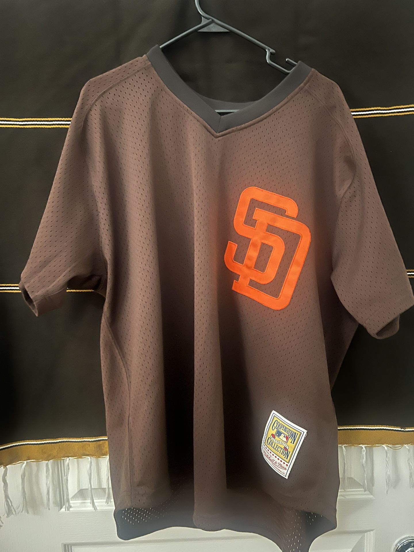 (Authentic) San Diego Padres 2004 jersey for Sale in Chula Vista, CA -  OfferUp