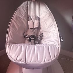 4 Moms Mamaroo Swing 