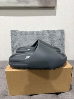 adidas Yeezy Slide “Slate Grey” Size 9 Brand New