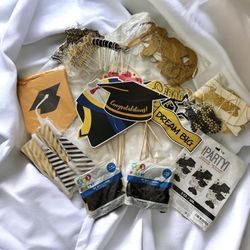 Graduation Bundle decorations 