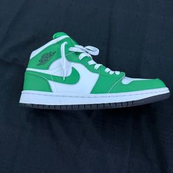 Jordan 1 Mid Lucky Green 