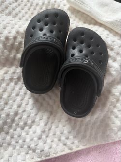 New black crocs size  C 5