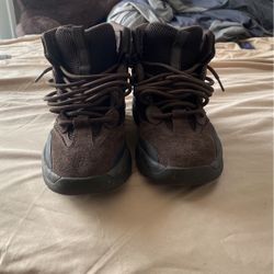 Yeezy Boots Sell Or Trades