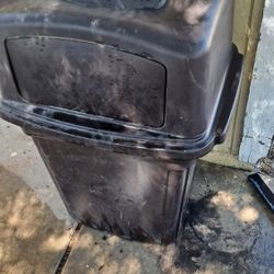 Sturdy Big  Trash Can Out Door