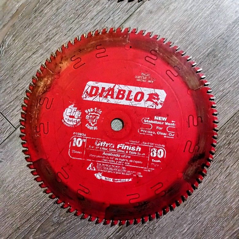 Diablo 10in. x 80-Tooth Ultra Finish Saw Blade for Wood