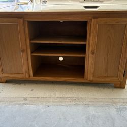 TV Stand/Entertainment Center 