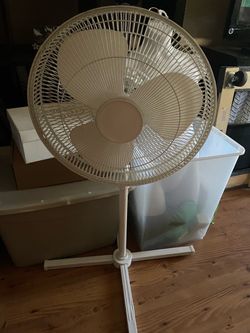 Pedestal Standing Fan
